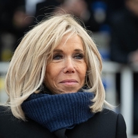 Podaljšajo noge in se podajo k vsemu: Brigitte Macron za zimo izbrala najbolj klasične čevlje, ki nikoli ne gredo iz mode
