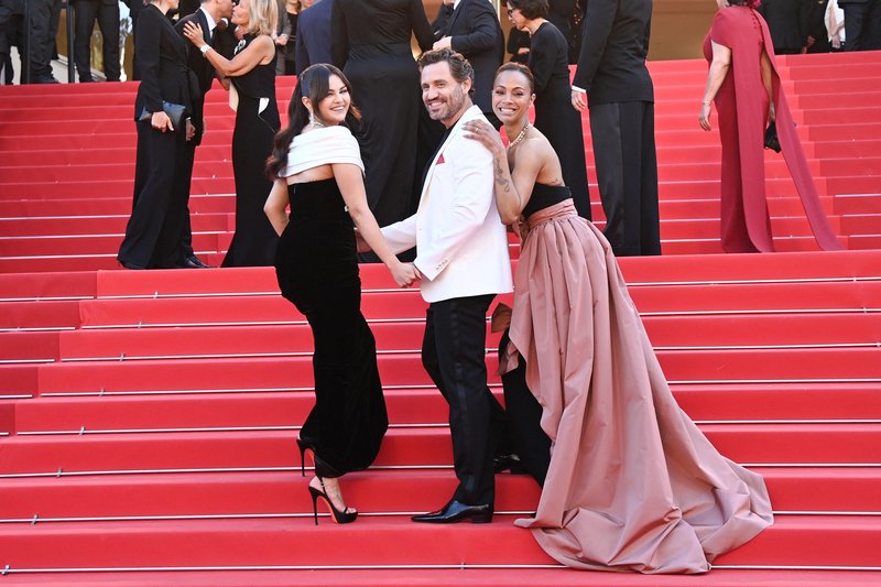 To je najdražji stajling na filmskem festivalu v Cannesu. Nosila ga je Selena Gomez in stal je ... (foto: Profimedia)