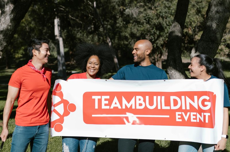 Team building se je začel razvijati v 1920-ih letih z začetnimi raziskavami o dinamiki skupin (foto: promocijska fotografija)