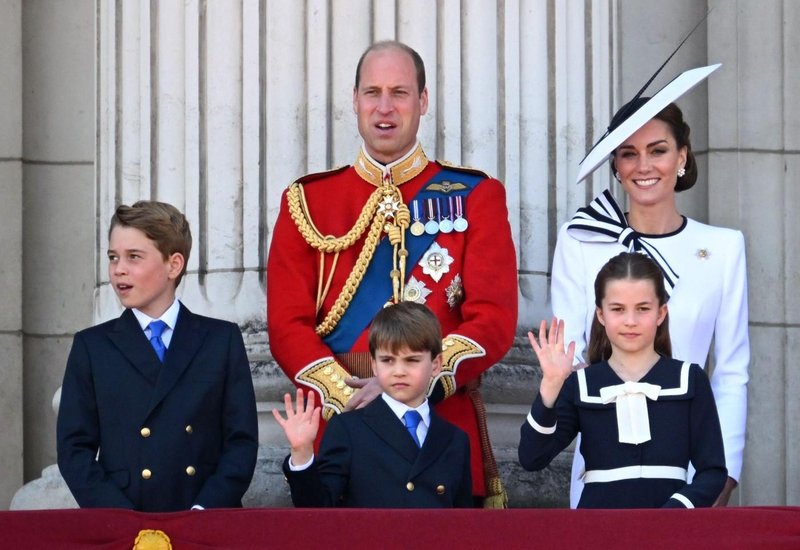 Kate Middleton na počitnicah s svojimi otroki, mala družina si je privoščila kosilo, ki je bilo vse prej kot kraljevsko