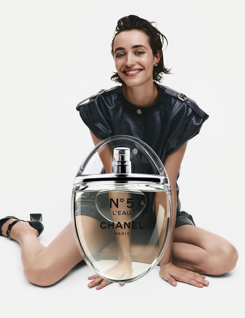 Prvič v zgodovini ima kultni parfum CHANEL novo obliko stekleničke (foto: Chanel)