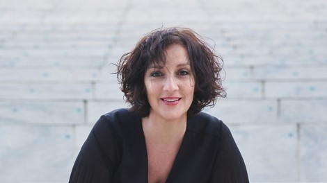 Kaj imajo skupnega režiserka opere Trubadur, Stefania Grazioli, ki bo v sklopu Ljubljana festival izvedena 8. in 10. julija, ter blagovni znamki Kenzo in Moschino?