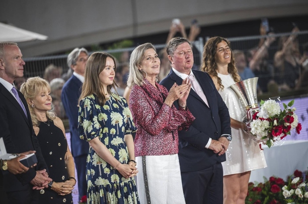 Običajno princeso na teh praznovanjih spremlja njena hči Charlotte Casiraghi, saj so ji kot konjenici tovrstni dogodki še posebej pomembni; …