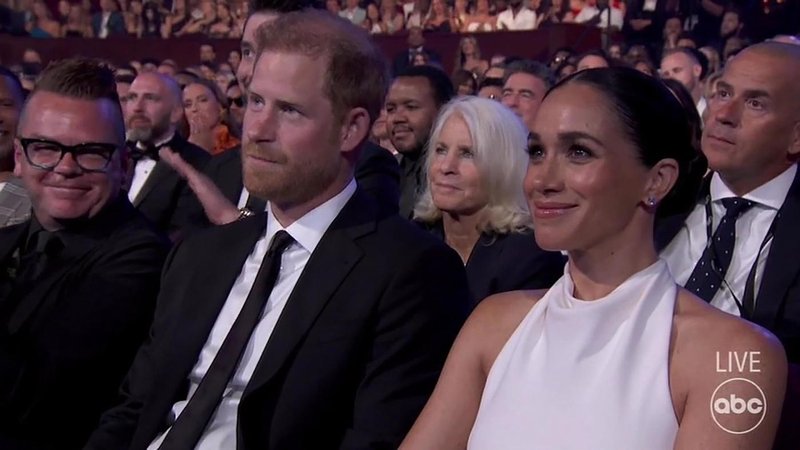 Na račun družine ali njiju?! Šala Serene Williams, ki sta se ji princ Harryj in Meghan Markle kislo nasmejala (foto: Profimedia)