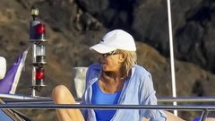 Brigitte Macron v kopalkah v Brégançonu: Teoretiki zarote in transfobne opazke so se vrnili!