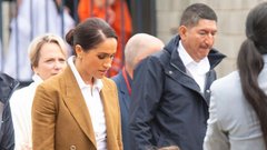 Skrivna sporočila oblačil in nakita Meghan Markle v vrednosti 105.000 evrov, ki jih je nosila na štiridnevni kvazi kraljevi turneji po Kolumbiji s princem Harryjem