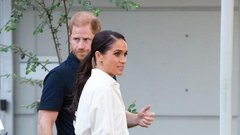 Skrivna sporočila oblačil in nakita Meghan Markle v vrednosti 105.000 evrov, ki jih je nosila na štiridnevni kvazi kraljevi turneji po Kolumbiji s princem Harryjem