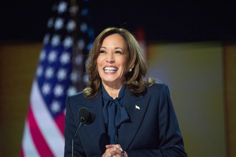 Kamala Harris na novo definira oblačenje žensk v politiki (foto: Profimedia)