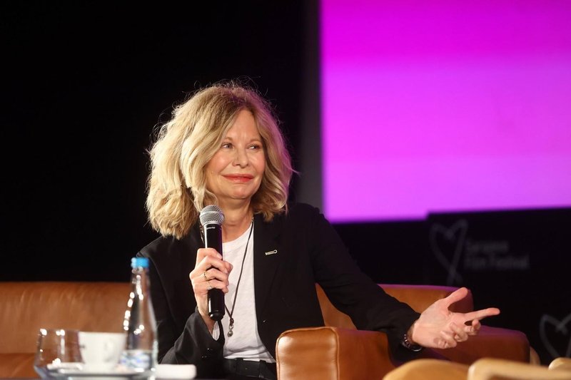 Meg Ryan pri 62. letih še vedno tarča kritik: “Pretiravala je z botoksom!”