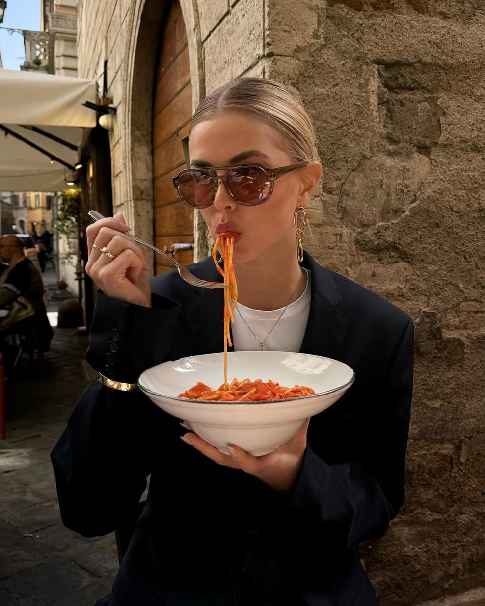 Zato se vam kopičijo kilogrami: 9 živil, ki jih ne smete jesti po 18. uri, če želite shujšati ali obdržati težo (foto: Instagram/@celineblfl)