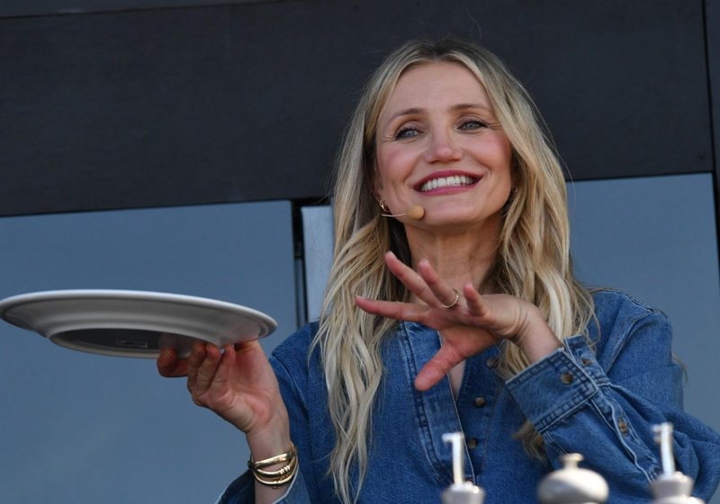 Želimo si ga! V kuhinji Cameron Diaz en detajl izstopa kot prava klasika, ki se ne stara (foto: Profimedia)