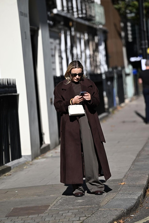 Predstavljamo vam najboljše street style kombinacije z londonskega tedna mode, na ulicah izstopajo trije trendi