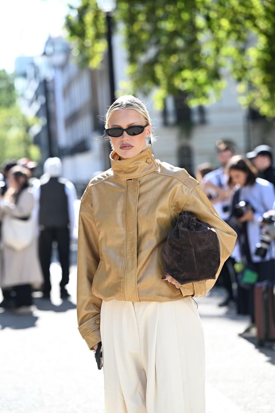 Predstavljamo vam najboljše street style kombinacije z londonskega tedna mode, na ulicah izstopajo trije trendi