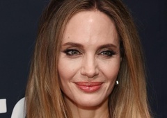 Po blond laseh novo presenečenje: Angelina Jolie spremenila videz in mnogi pravijo, da nikoli ni bila lepša