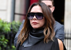 Medtem ko vsi drugi nosijo bordo, je Victoria Beckham izbrala barvo, ki polepša tudi najtemnejši dan