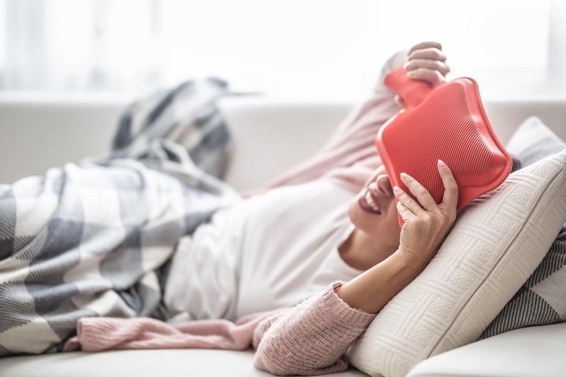 Doživljensko zdravilo, ki ga priporoča zdravnik in so ga uporabljale že naše babice: Sprošča mišice in blaži napihnjenost ter bolečine v trebuhu