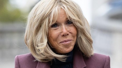 Brigitte Macron bordo plašč