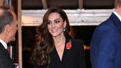 Čudovit plašč, nakit princese Diane in čista moč! Kate Middleton se je vrnila v polnem sijaju – in še nikoli ni bila lepša