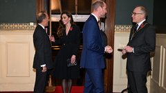 Čudovit plašč, nakit princese Diane in čista moč! Kate Middleton se je vrnila v polnem sijaju – in še nikoli ni bila lepša