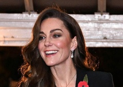 Čudovit plašč, nakit princese Diane in čista moč! Kate Middleton se je vrnila v polnem sijaju – in še nikoli ni bila lepša