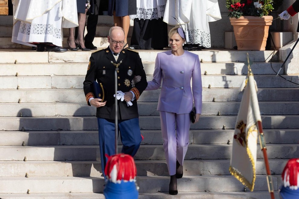 Lepša kot kdajkoli prej: Največji kritiki so v čudovitem videzu princese Charlene našli le eno napako, kaj pravite vi?