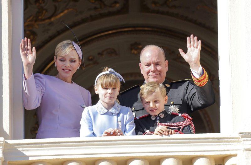 Monaška princesa Charlene in princ Albert objavila sproščeno božično voščilnico: Družina še nikoli ni bila videti bolj usklajena (foto: Profimedia)