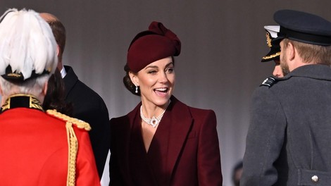 Kate Middleton bordo videz