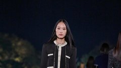 Chanelovo modno revijo Métiers D'Art v mestu Hangzhou na Kitajskem so navdihnili popotniški dnevniki in ljubezen do umetnosti Gabrielle Coco Chanel