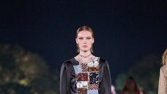 Chanelovo modno revijo Métiers D'Art v mestu Hangzhou na Kitajskem so navdihnili popotniški dnevniki in ljubezen do umetnosti Gabrielle Coco Chanel