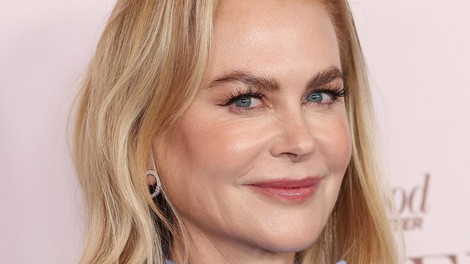 Konzervativna modna izbira, ki pa je še vedno neustavljivo privlačna! Nicole Kidman v popolnem kostimu za vsa okolja