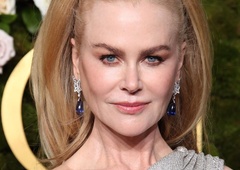 Nicole Kidman na podelitvi zlatih globusov nosila eno najlepših oblek doslej: Bleščala se je v obleki Balenciaga