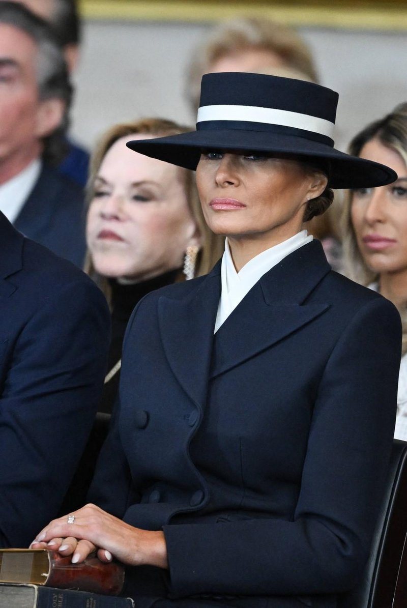 Melania Trump za svečano inavguracijo izbrala elegantno in brezčasno manikiro in to je le še en dokaz, da se poda k vsemu