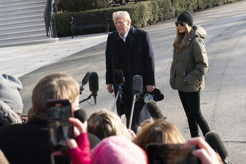 Melania Trump je znana po tem, da vedno izbere kose, ki so brezčasni, a hkrati sodobni. Tokratni stajling je dokaz, …