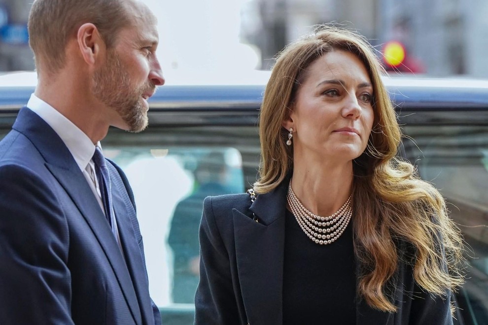 Kate Middleton in princ William sta se 27. januarja 2025 v Londonu udeležila slovesnosti ob dnevu spomina na holokavst, s …