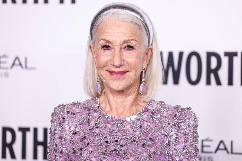 Helen Mirren razkriva, kako izgleda njena lepotna rutina: To je skrivnost, ki njen videz ohranja mladosten že desetletja (foto: Profimedia)