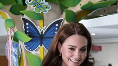 Kate Middleton se je s svojo omenjeno Zarino obleko zapisala v modno zgodovino kot ena izmed redkih kraljevih osebnosti, ki se ne obotavlja večkrat obleči istega kosa.