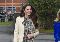To je šik obleka iz Zare, ki jo Kate Middleton z eleganco nosi že od leta 2020