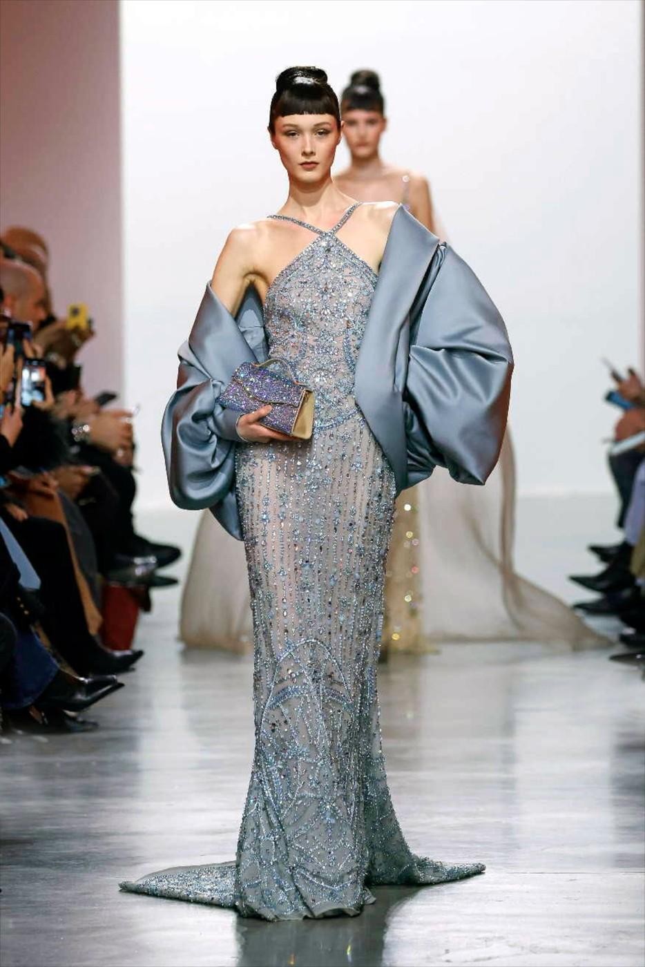 Elie Saab Elie Saab nikoli ne razočara s svojo razkošno estetiko. Njegove bleščeče obleke bi bile sanjska izbira za glamurozne …
