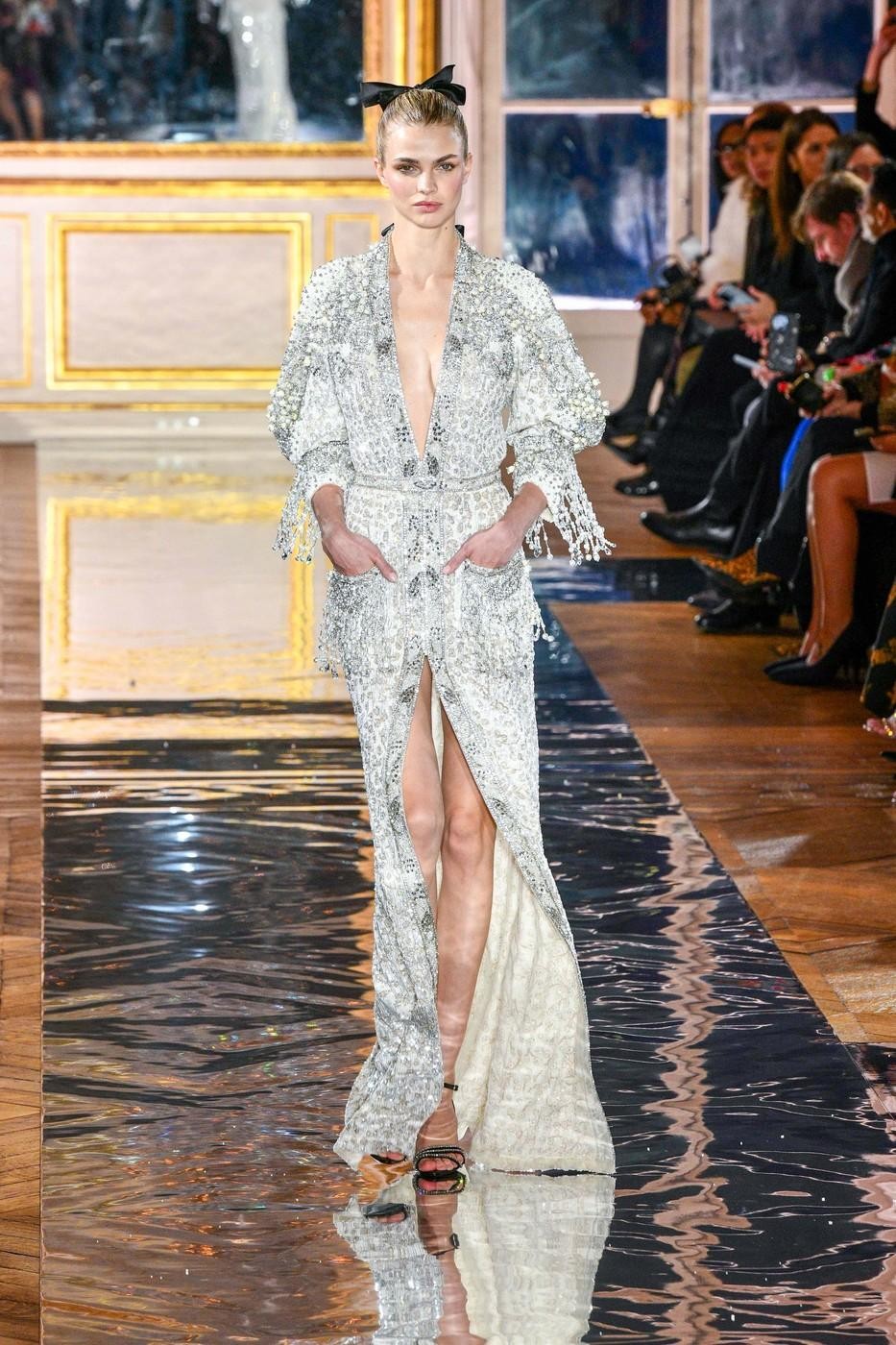 Zuhair Murad Muradove obleke, polne detajlov in razkošnih materialov, bi bile idealne za zvezdnice, ki obožujejo razkošje, kot sje Ula …