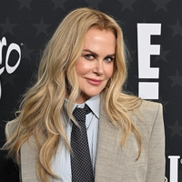 Nicole Kidman na rdeči preprogi ali na poslovnem sestanku? Njena izbira stajlinga postavljena pod vprašaj
