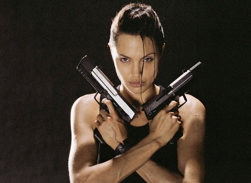 Angelina Jolie v filmu Lara Croft: Tomb Raider