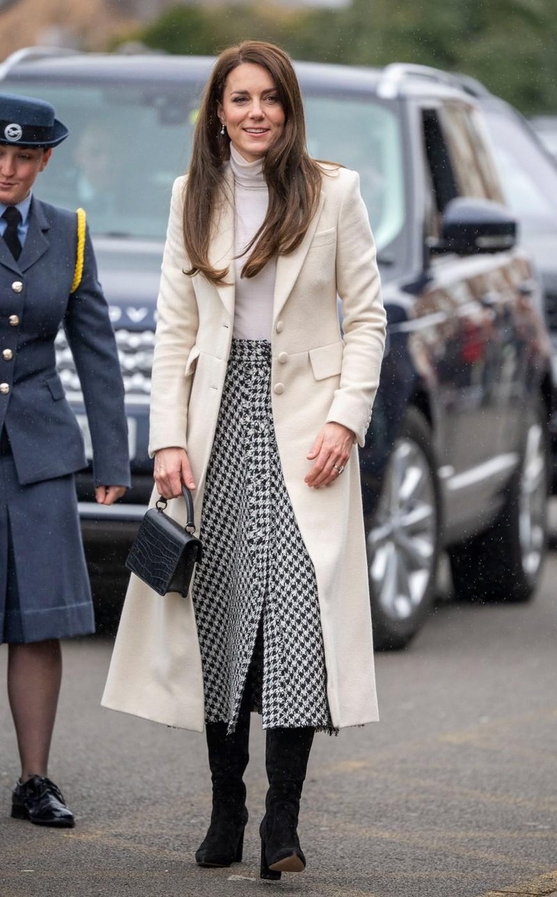 3 deli telesa, ki jih elegantne ženske, kot je Kate Middleton, vedno skrijejo pod oblačili