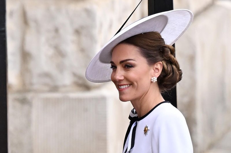 3 deli telesa, ki jih elegantne ženske, kot je Kate Middleton, vedno skrijejo pod oblačili (foto: Profimedia)