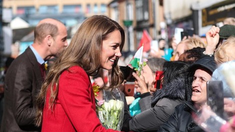 En dan, dva stajlinga: Kateri videz Kate Middleton vam je bolj všeč?