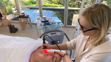 Dermatologi razkrivajo, kako pogosto je v resnici potrebno globinsko čiščenje obraza