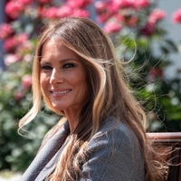 Lepotni triki Melanie Trump: krši pravila ličenja za starejše od 50 let, a še vedno izgleda čudovito