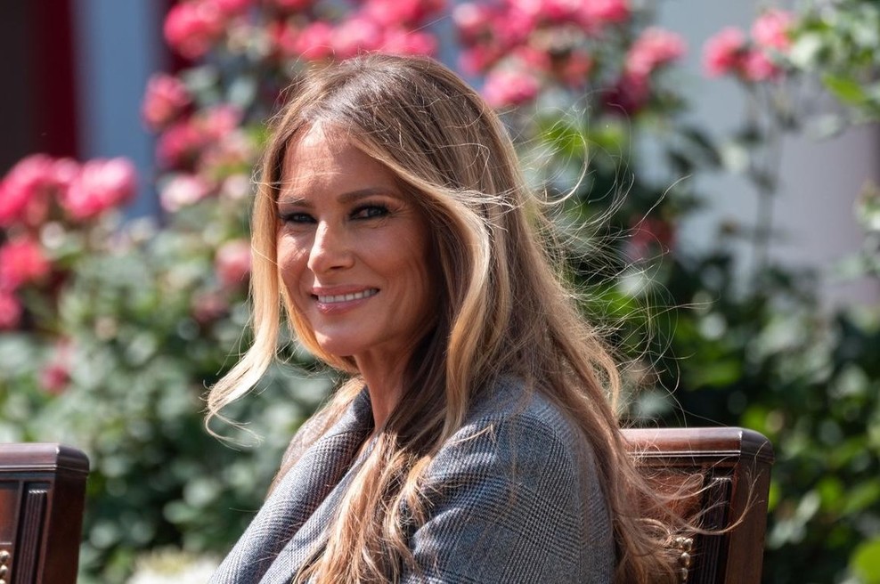 Lepotni triki Melanie Trump: krši pravila ličenja za starejše od 50 let, a še vedno izgleda čudovito (foto: Profimedia)