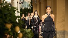 Italijanski glamur v pastelnih tonih: CHANEL vas vabi na jezero Como