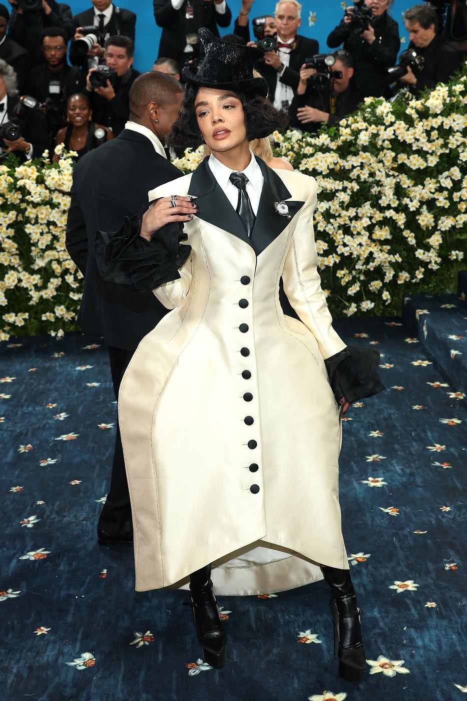 Tessa Thompson v Prabal Gurung