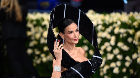 Ko ovnica in škorpijonka stopita na sceno, je vse jasno: Met Gala stajlingi za vsak horoskopski znak